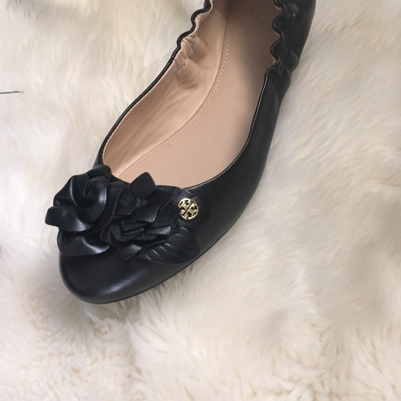 Tory Burch Shoes - Tory Burch Flats 🥿